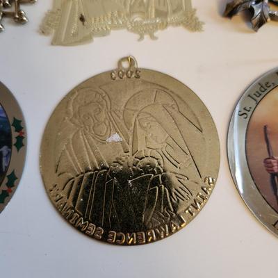 Sale Photo Thumbnail #408: This auction lot is for a grouping of six Religious Themed Christmas Ornaments.  Use on a holiday tree or for many other purposes.