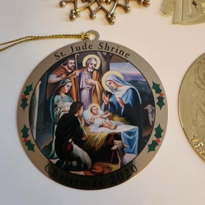 Sale Photo Thumbnail #407: This auction lot is for a grouping of six Religious Themed Christmas Ornaments.  Use on a holiday tree or for many other purposes.