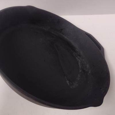 Lodge Cast Iron Skillet with Helper Handle- 12" in Diameter