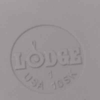 Lodge Cast Iron Skillet with Helper Handle- 12" in Diameter