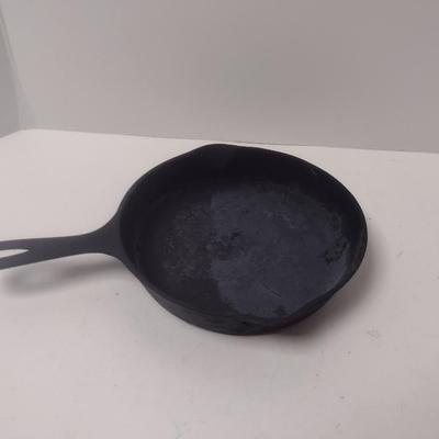 Vintage Sidney Cast Iron Skillet #6