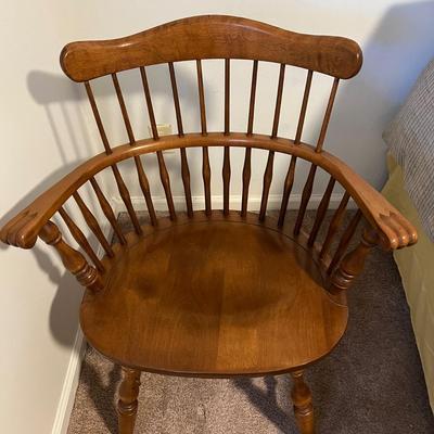 Ethan Allen Heirloom Nutmeg Arm Chair (G-RG)