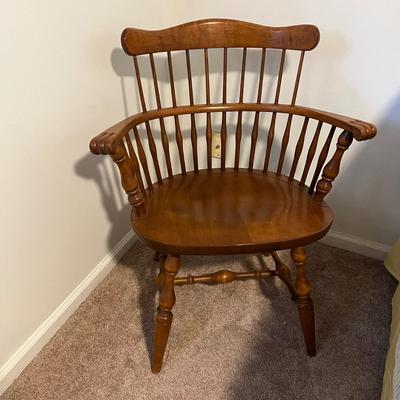 Ethan Allen Heirloom Nutmeg Arm Chair (G-RG)