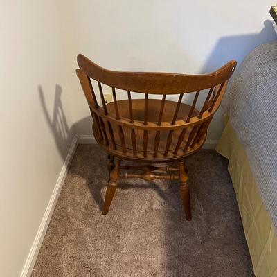 Ethan Allen Heirloom Nutmeg Arm Chair (G-RG)