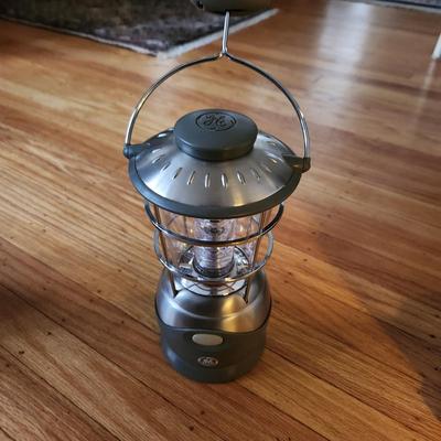 Sale Photo Thumbnail #439: This auction lot is for a GE Emergency/Camping Lantern.  This lantern runs off four D-cell batteries.  Puts out a lot light - useful for camping or when the electric goes out.