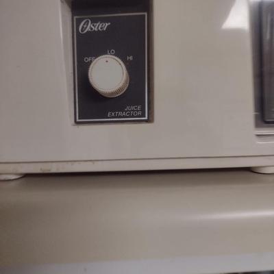 Kitchen Appliance Assortment- Deep Fryer, Juicer, Toaster, Electric Knife