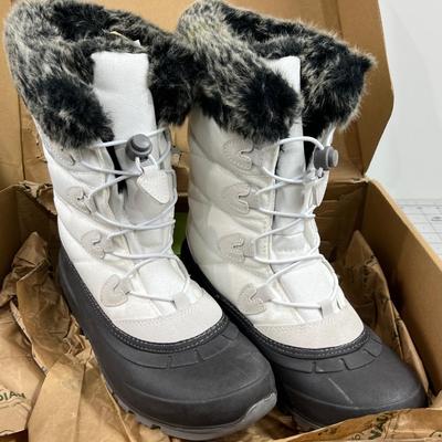 KAMIK Boots White Women's Size 8 