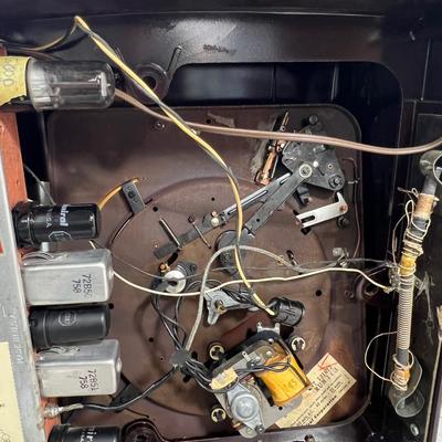 ADMIRAL Bakelite Record Player & Radio 