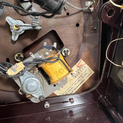 ADMIRAL Bakelite Record Player & Radio 