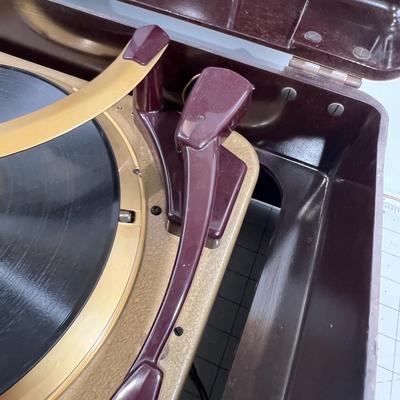 ADMIRAL Bakelite Record Player & Radio 