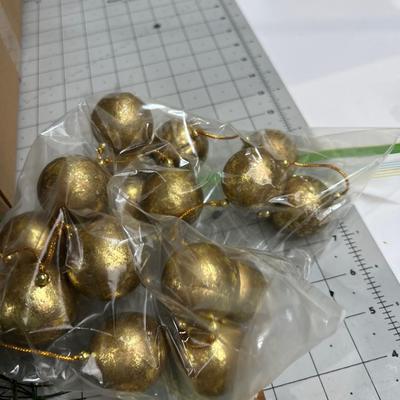 Gold Tree Or Wreath Goods 