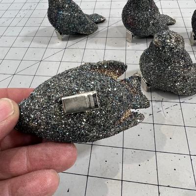 Charcoal Colored Clip on Birds