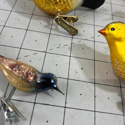 Yellow and Gold Sparkel Clip On Birds 