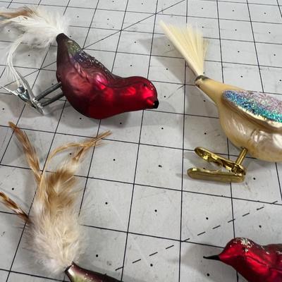 Redish Birds, Clip on With Tails