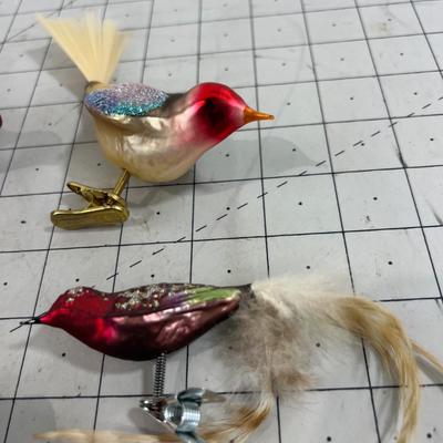 Redish Birds, Clip on With Tails