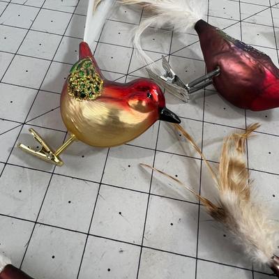 Redish Birds, Clip on With Tails