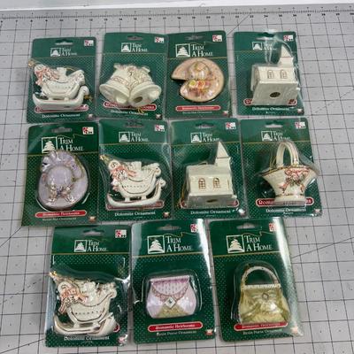 Trim a Home NEW 11 total NEW ornaments 
