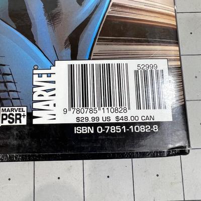 Hard Back Book MARVEL THE ULTIMATE'S 