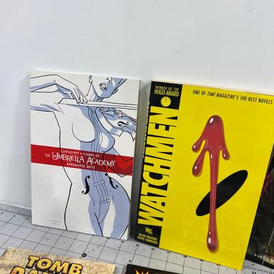 7 Mixed Lot of Graphic Novels