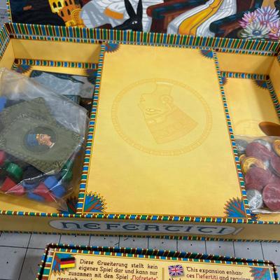 Nefertiti With An Expansion Pack, GAME