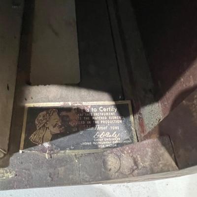 WOW! Old T.V. Has to be from the 1950's 