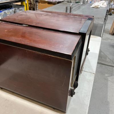 WOW! Old T.V. Has to be from the 1950's 