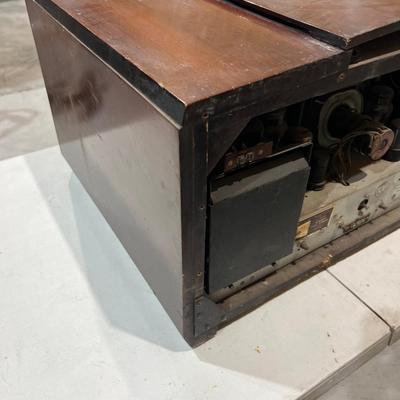 WOW! Old T.V. Has to be from the 1950's 