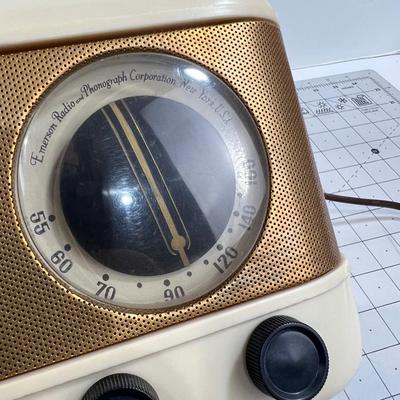 Antique Emerson Radio