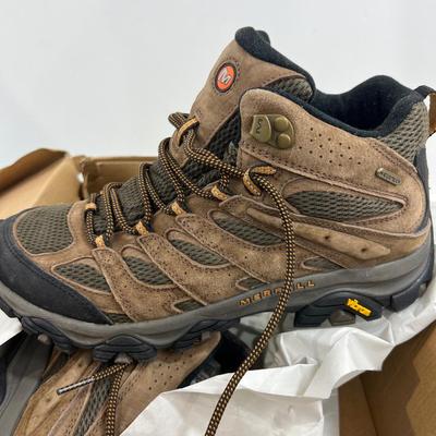 Merrill Boots Size 9-1/2Hikers Mid