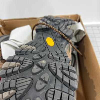 Merrill Boots Size 9-1/2Hikers Mid