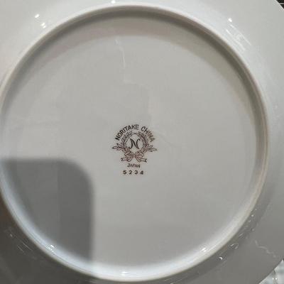 Rose Set of NORITAKE China Set for 12 People with 7 piece each Setting