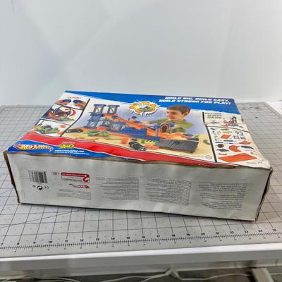 Hot Wheels TRIO but the box got wet