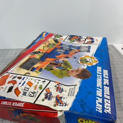 Hot Wheels TRIO but the box got wet