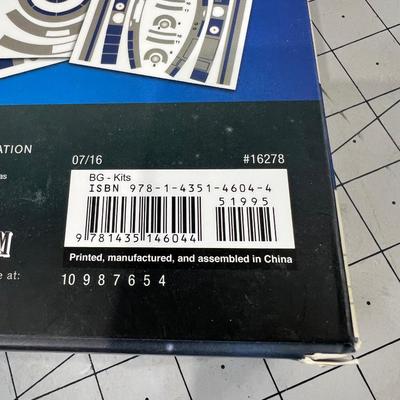 Star Wars R2D2 Model Kit NEW 