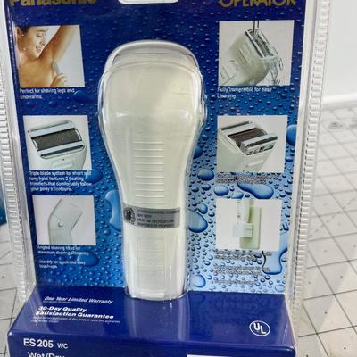 Cleanser Device  and a Electric Women's Razor