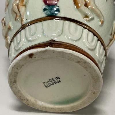 Small Japan Cherub vase