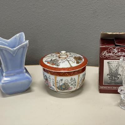 Byrdes small vase with blue vase and Asian trinket