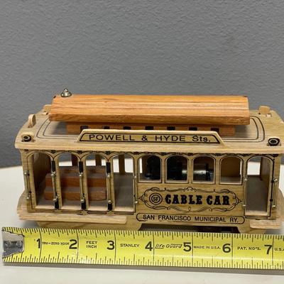 Powell & Hyde Sts. cable car music box