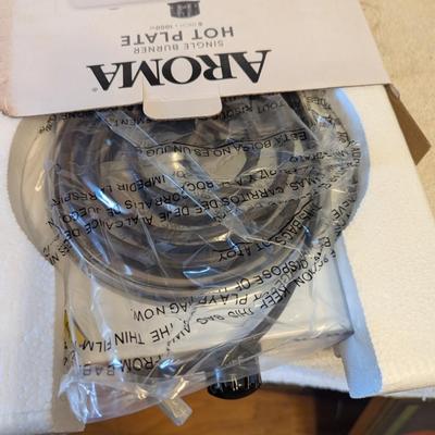 Aroma Housewares AHP-303 Single Burner Hot Plate, Metal, Black