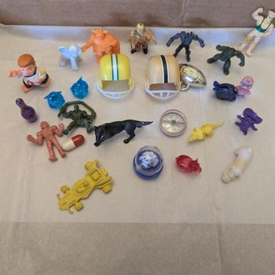 Vintage Vending Machine Toys #8