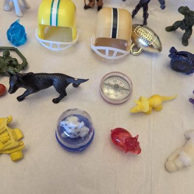 Vintage Vending Machine Toys #8