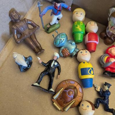 Happi Kidz Little Learners Castle Knight - Painted Wooden Peg People - Alien Toy Figures #13