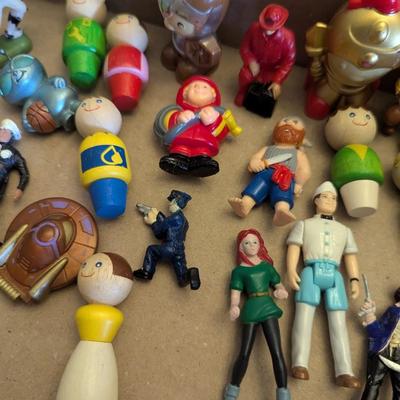 Happi Kidz Little Learners Castle Knight - Painted Wooden Peg People - Alien Toy Figures #13