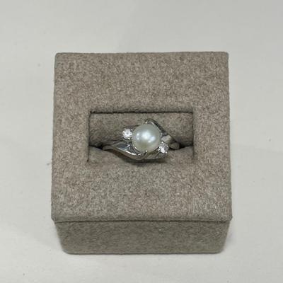 10k & pearl ring