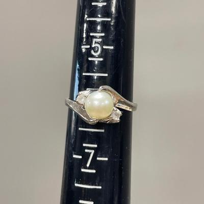 10k & pearl ring