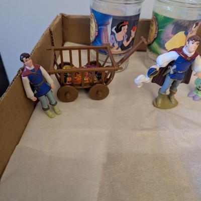 Disney Snow White Figures & Glasses #26