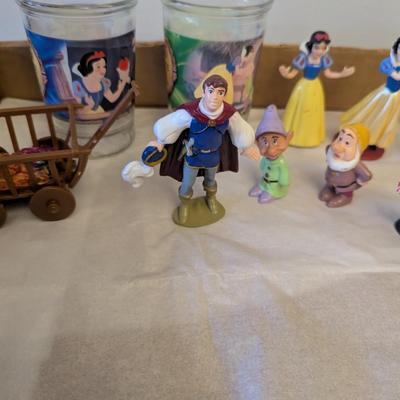 Disney Snow White Figures & Glasses #26