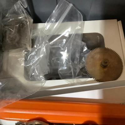 Sale Photo Thumbnail #430: You get this great gray hard plastic tool box with tools.