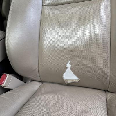 Sale Photo Thumbnail #11: 2011 Cadillac Escalade ESV AWD Premium Package with 270k miles will be sold to the highest bidder. Credit Cards/Venmo will not be accepted for this sale. Only cash or bank certified check. 12% buyers premium will apply to final sale of this vehicle. 
Feat