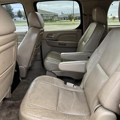 Sale Photo Thumbnail #30: 2011 Cadillac Escalade ESV AWD Premium Package with 270k miles will be sold to the highest bidder. Credit Cards/Venmo will not be accepted for this sale. Only cash or bank certified check. 12% buyers premium will apply to final sale of this vehicle. 
Feat